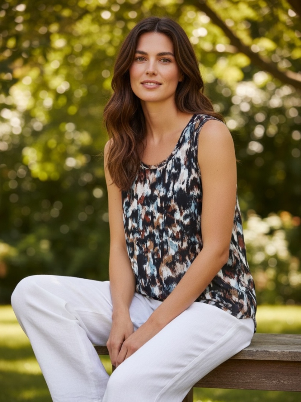 Olivaceous sleeveless tank top with an abstract brushstroke print size small